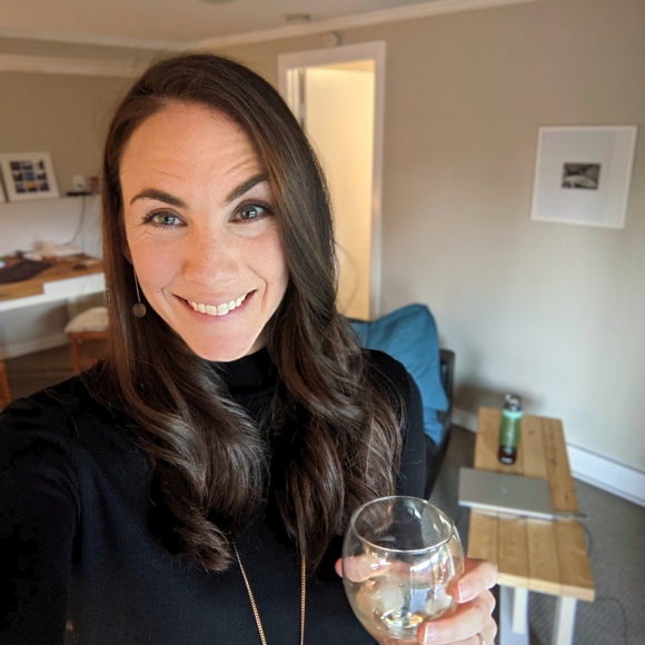 Meet your Posher, Kelly - Picture 3 of 4